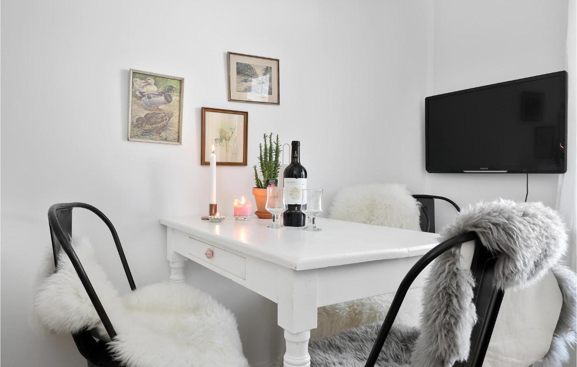 Beautiful Apartment In Neksø Exteriör bild